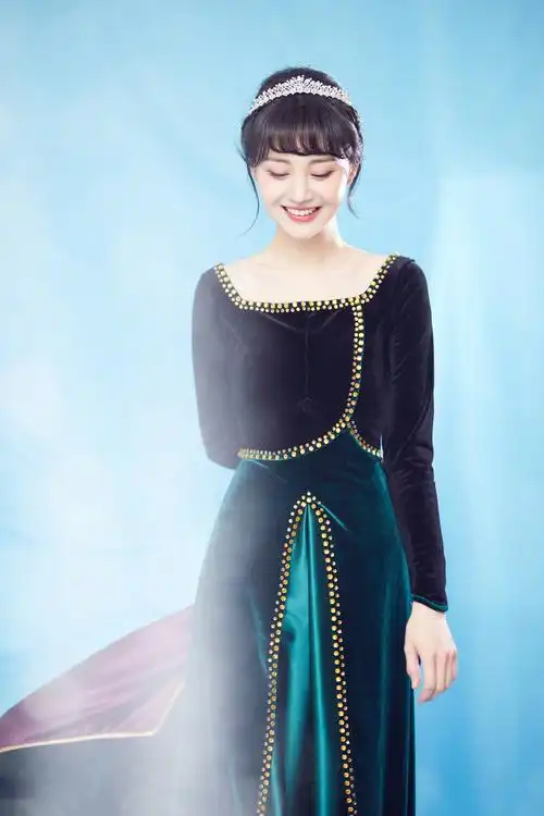 郑爽cos安娜公主甜美写真图片24