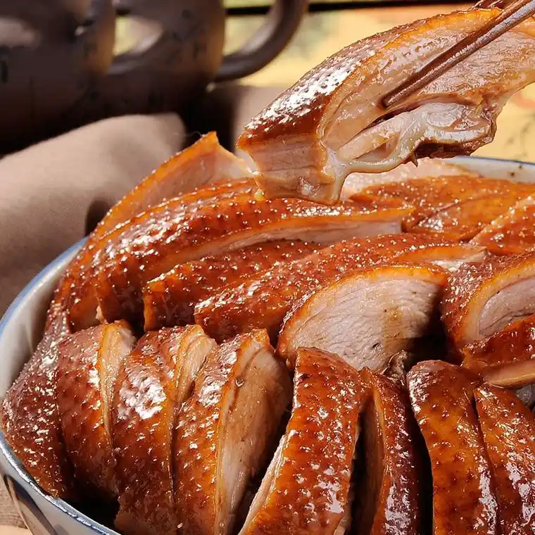 清真卤鸭鸭肉800g鸭子板鸭酱香秘制酱鸭南京鸭肉零食
