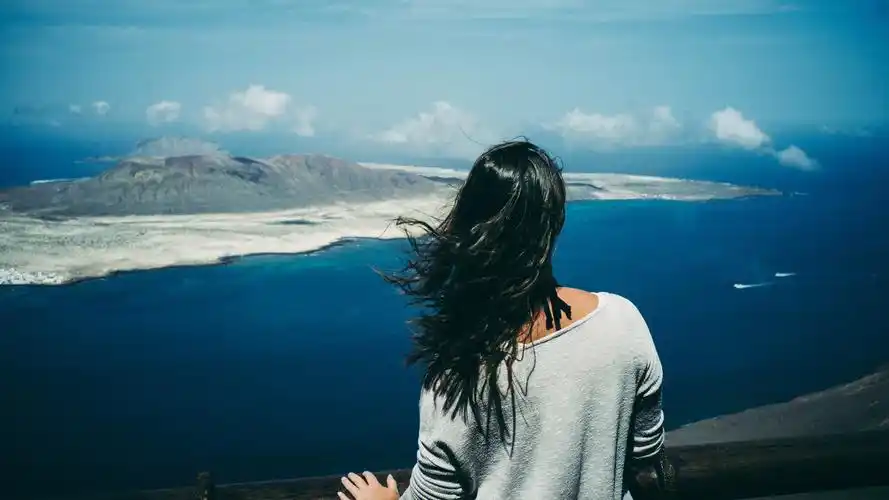 海边意境唯美背影写真,时光记忆-回车桌面