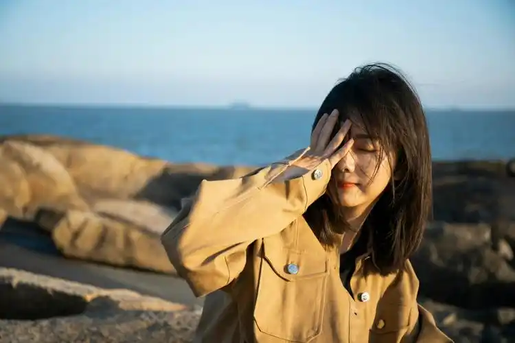 谭松韵《向风而行》海边随拍