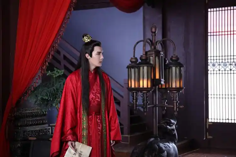 曹煜辰《听雪楼》饰青崖昊天两角 超高颜值引网友热