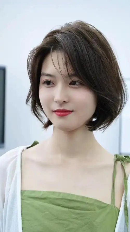 今秋发型怎么剪15收款送给你越剪越时尚