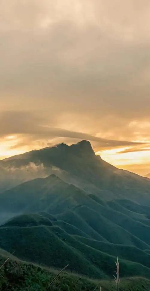 外省朋友问广西的山真的那么好看吗其实只是小时候放牛的地方