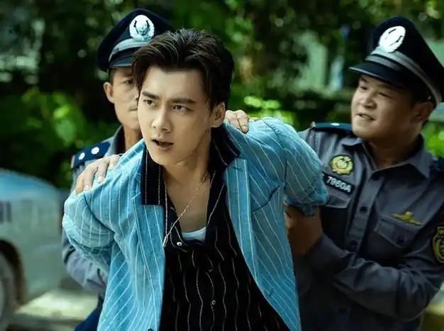 今天才知道,演员"李易峰"被封杀原因,原来是因为"李沁"