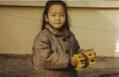 具荷拉母亲抛弃9岁幼女大闹灵堂争夺50亿韩国因此事立法律