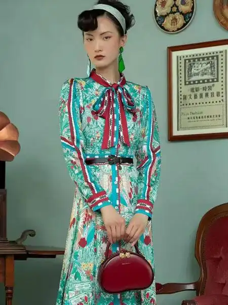 电影时装女装品牌2021冬季复古气质长款连衣裙