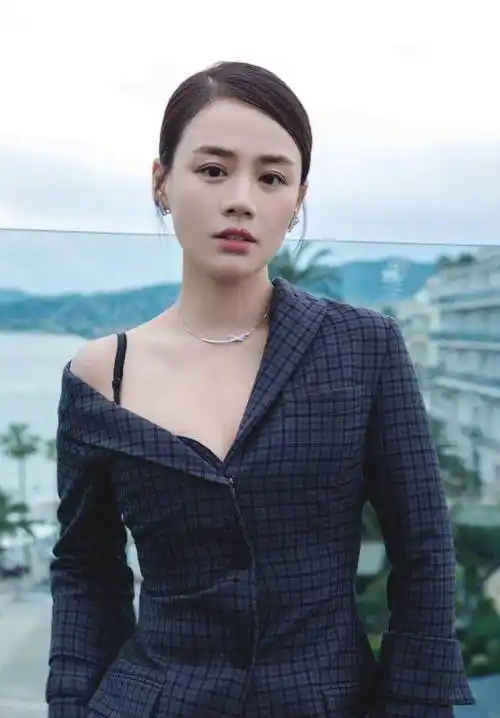 "百亿鲜肉"欧豪:出道9年8部主旋律,他的成功离不开这个男人_马思纯