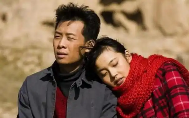 尽管张译当时常被戏称为"驴脸",但郭娜对此并不介怀,因为她早已对这个