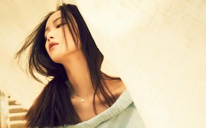 倪妮雕塑风大片高清桌面壁纸