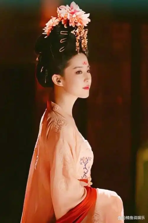 刘亦菲花魁妆有多美?一颦一笑宛如倾国倾城,《梦华录》好用心
