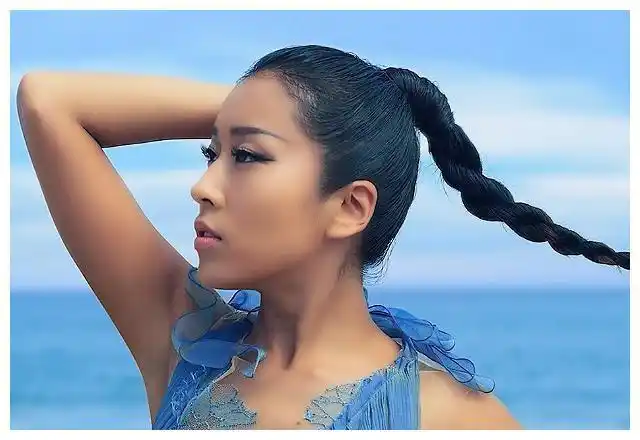 一白遮三丑?吉克隽逸这个女孩,刷新了我对肤白貌美的认知