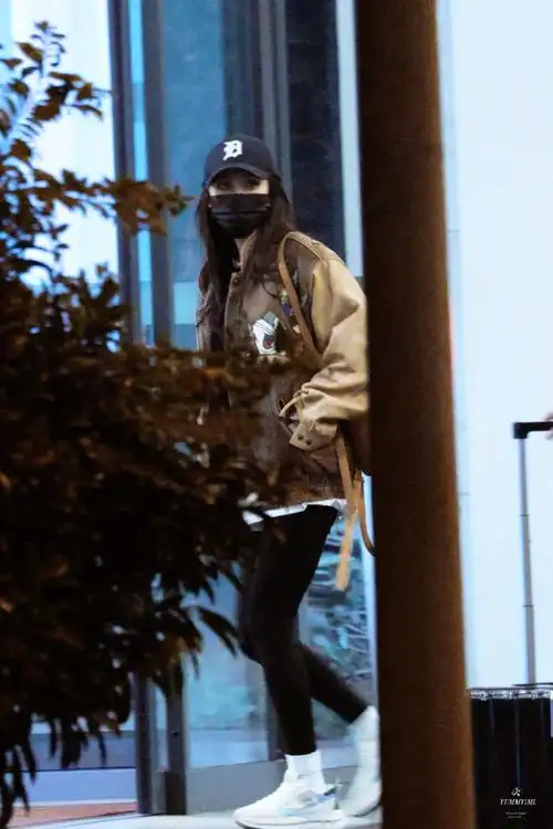 杨幂私服##杨幂上海机场穿搭##今日星拍放送