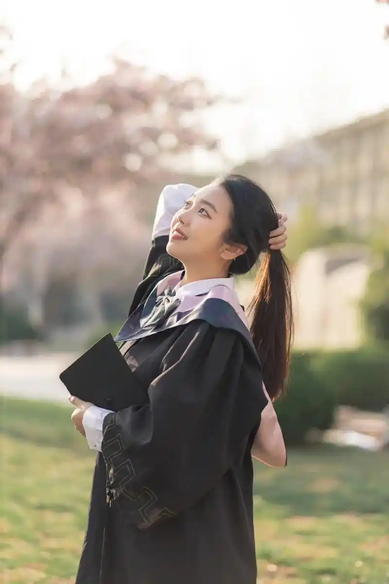 青春是无解的命题#毕业倒计时   #毕业写真  #学士服毕业 - 抖音