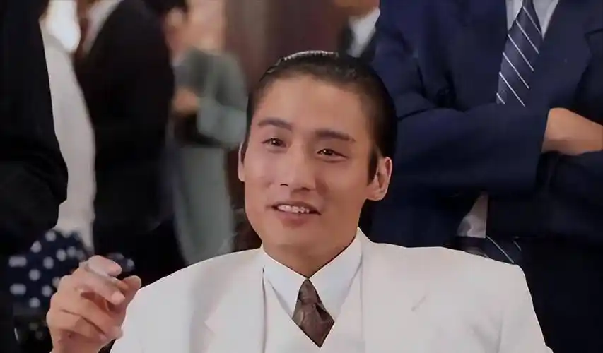 梁家辉因一句我是中国人,被封杀沦落到街头摆摊!