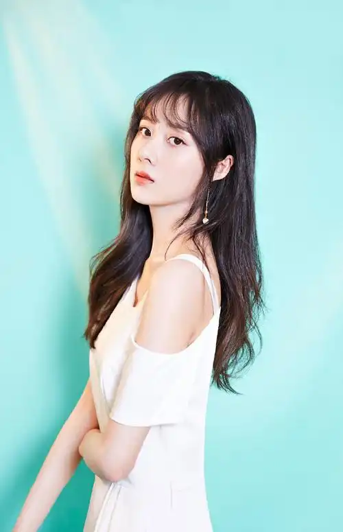 曹曦月清新迷人写真图片