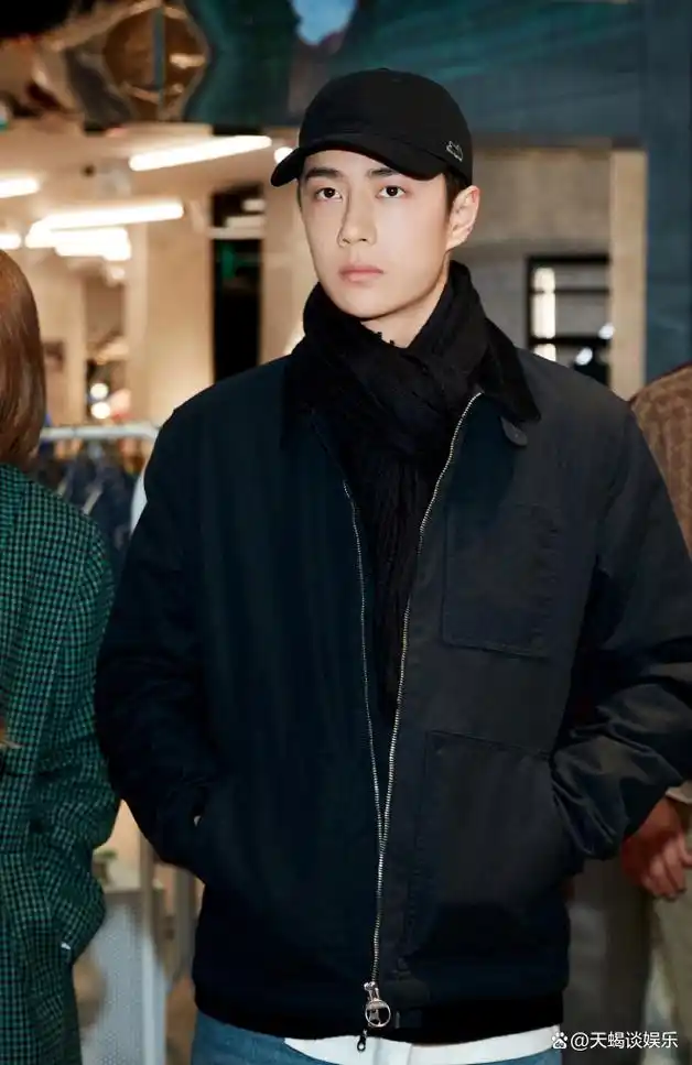 王一博早春穿搭引领潮流,粉丝热情追捧"心动男神"!