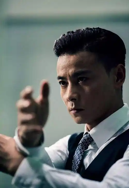 原创张晋武替出身到西装暴徒娶皇后今儿女双全成功不是偶然