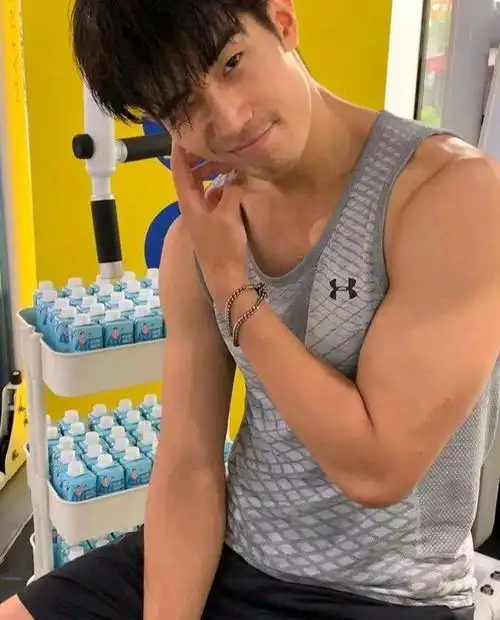 浅谈分析:婚恋中,女人普遍喜爱这种性情及体型的男人