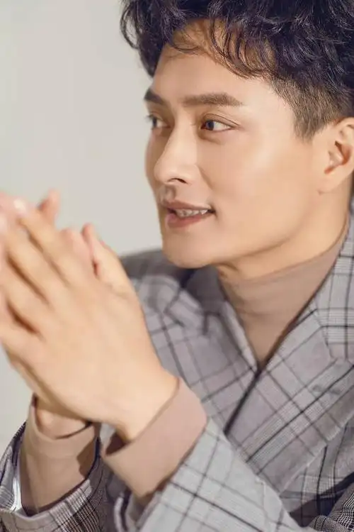 新品上市 | 云飞全新专辑《云在飞》头版限量有编号,欲购从速