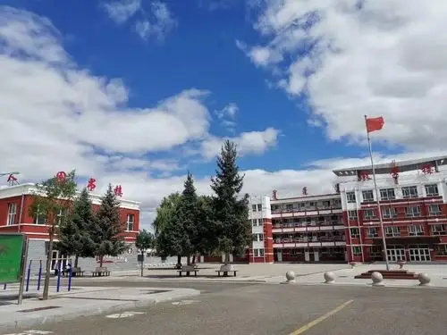 七月,走进和林二中