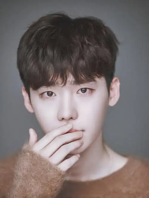 李钟硕个性帅气美图