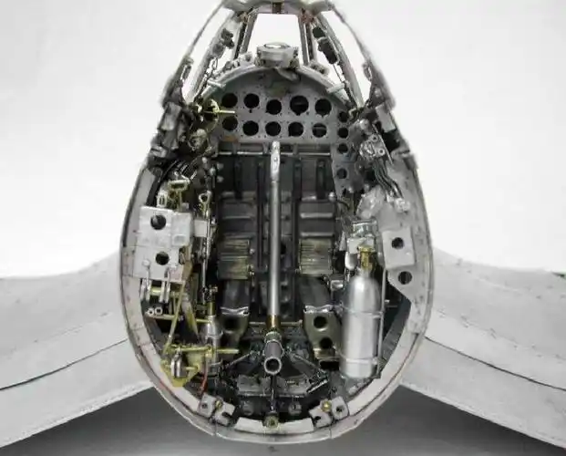 f4u战机的座舱,细节达到了艺术品的级别.