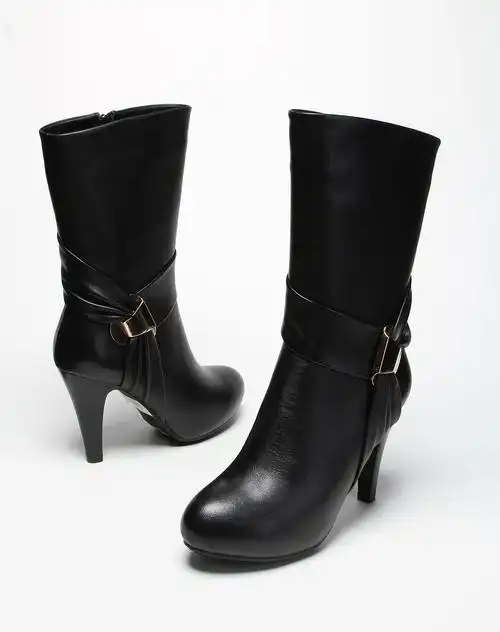 > 黑色典雅高贵高跟中筒靴