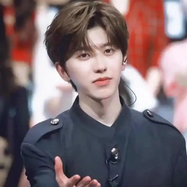 头像馆 #蔡徐坤头像壁纸 有一种特别的关系 有事就联系 没 - 抖音