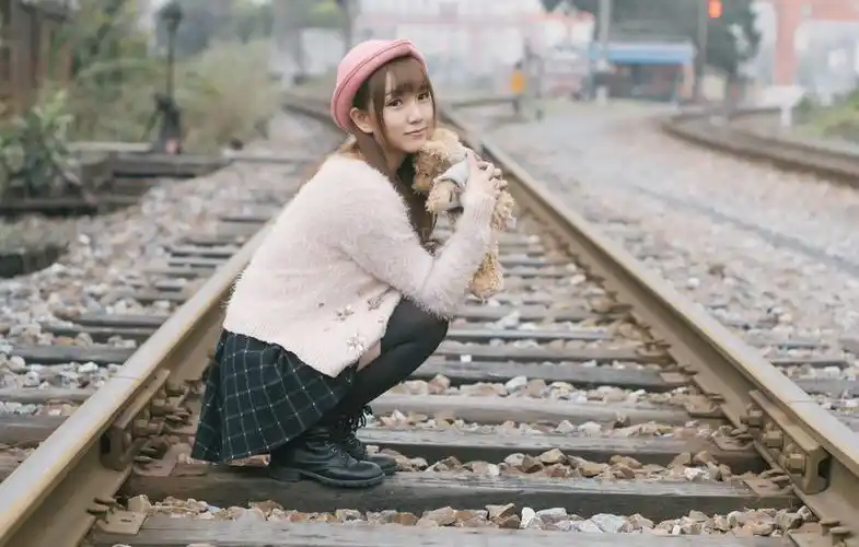 娇嫩欲滴香艳嫩萝莉 纯美不失性感私房照