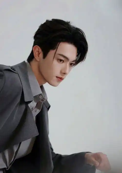 许凯悬疑剧《火场追凶》引发关注,出演火调员俞瞳!