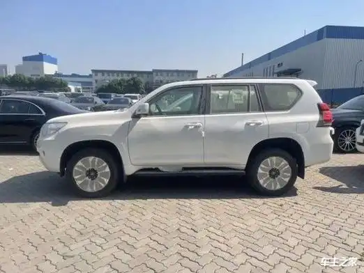 23款丰田霸道4000中东版价格天津港现车大降价61万起