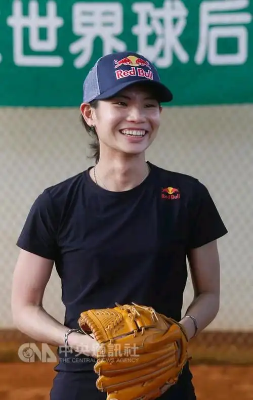 试投棒球 戴资颖:捏不太住啦