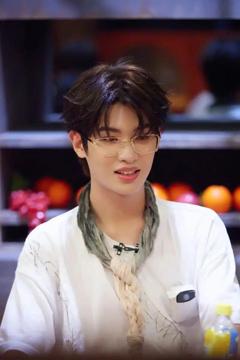 密室大逃脱深海迷航 (下)#黄明昊 剧照!浸式迎接挑战,光 - 抖音