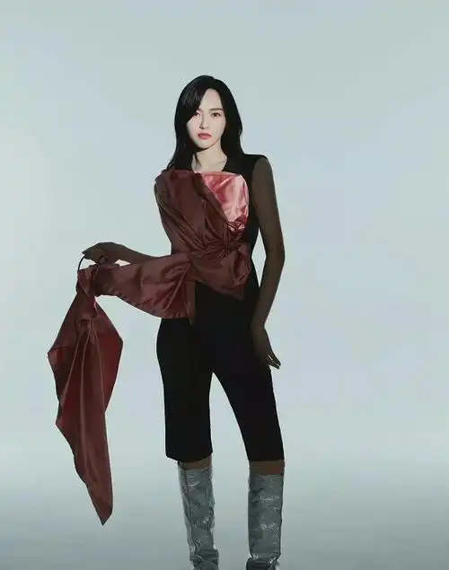 唐嫣罕见挑战短发造型温柔甜心变时尚辣妹配烟熏妆差点认不出