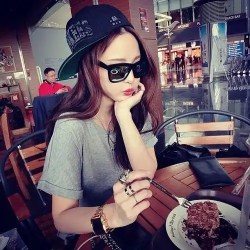 qq背景皮肤女生:钟爱时尚的独特