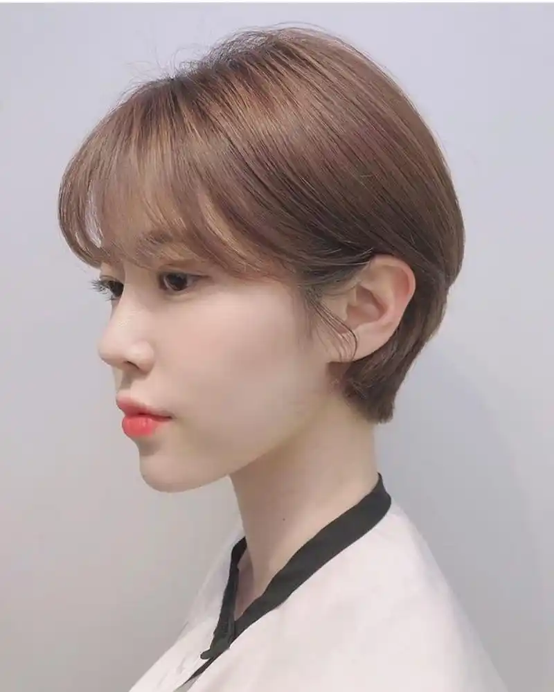 折耳短发 初恋短发 韩系短发上海发型师 露耳的短发利落清爽, 搭配