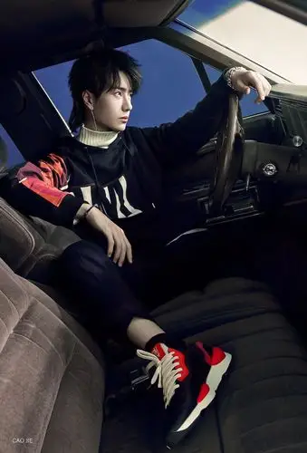 男人风尚leon修图uniq王一博crlogo