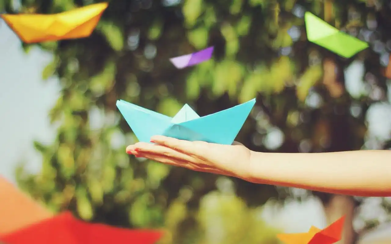 温暖治愈系纸船唯美图片电脑桌面壁纸高清