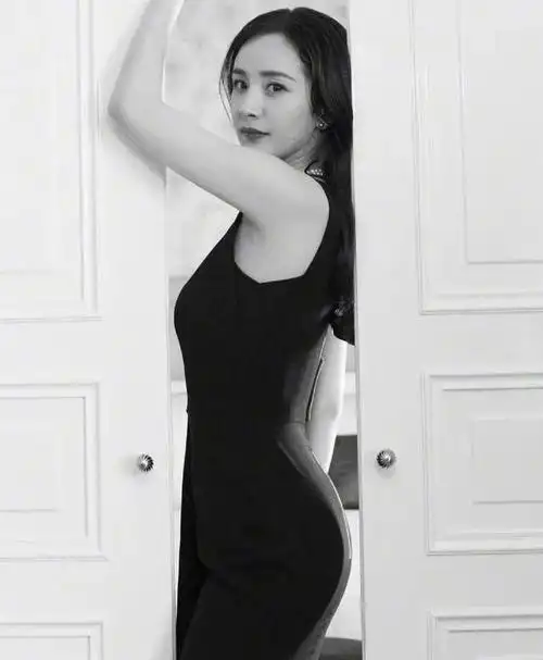 有一种性感,叫杨幂的"假翘臀"