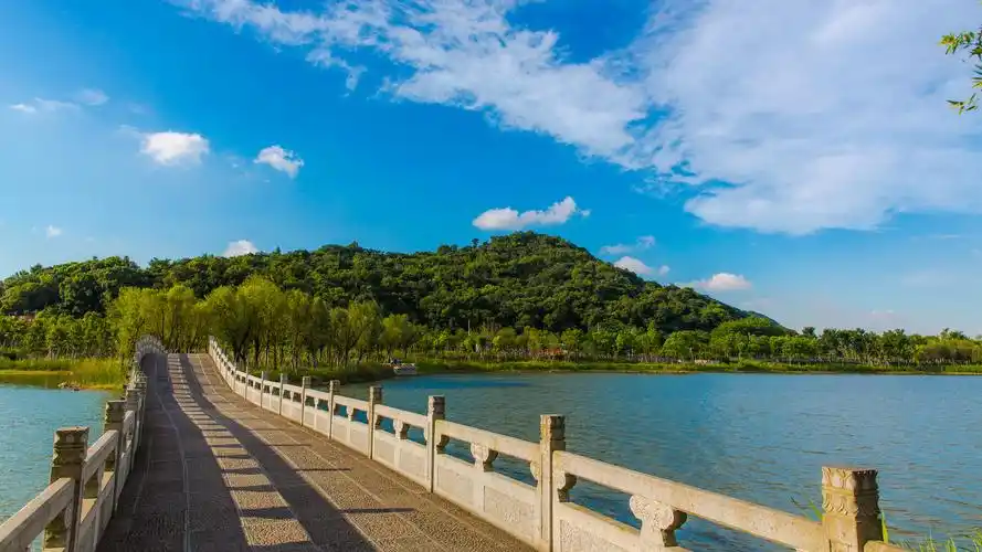 山清水秀的自然风景图片高清宽屏桌面壁纸