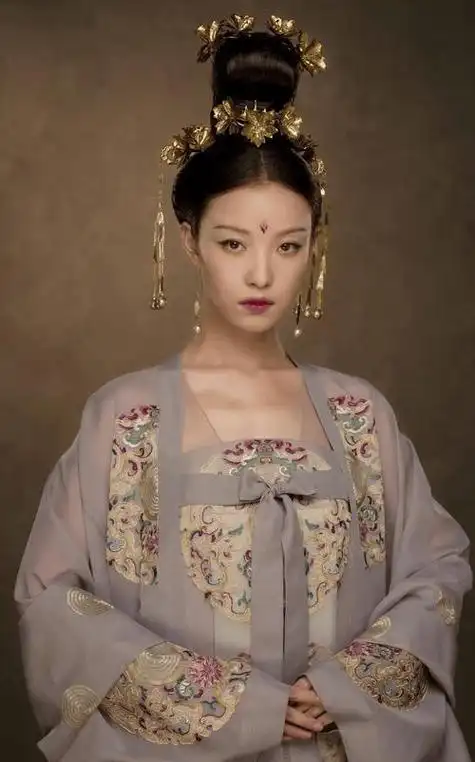 倪妮:人间水蜜桃,从鲜肉多汁到妙不可言