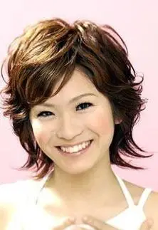 50岁中年妇女长脸的减龄发型?(50岁以上头发多留_西子美发网