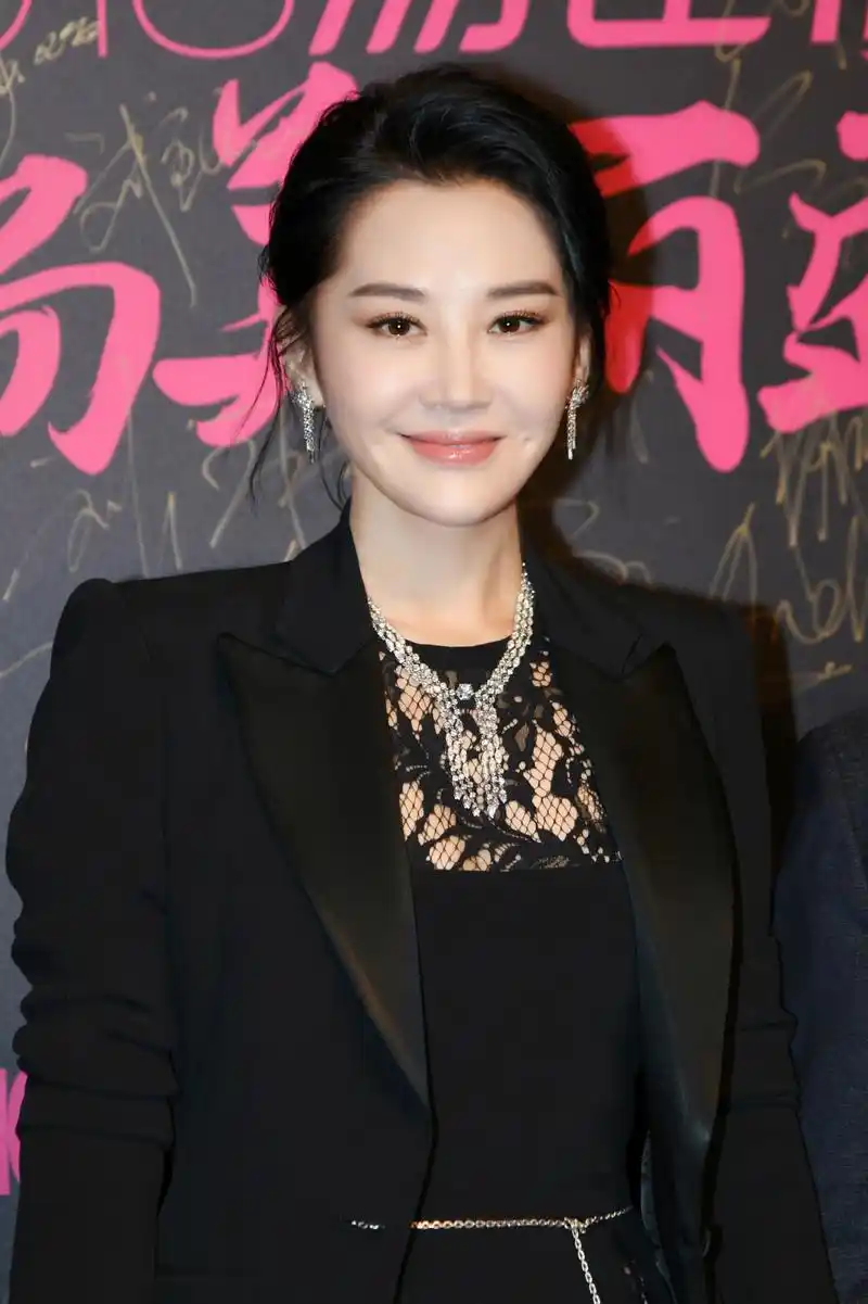 当了几十年女神的许晴 用8个字解读"美丽"的真谛