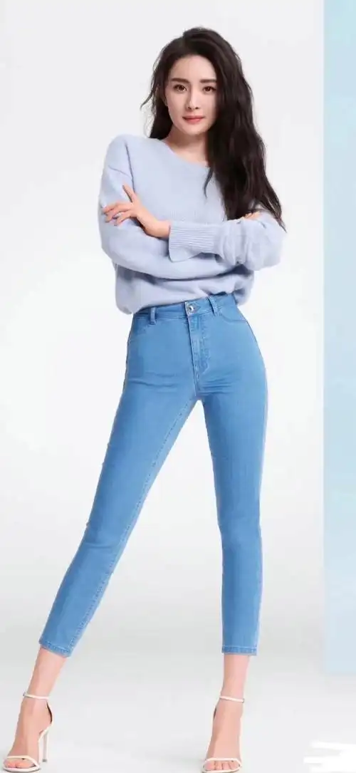 的腿非常受关注,因为它们不仅非常美丽,而且符合一般人对美腿的标准