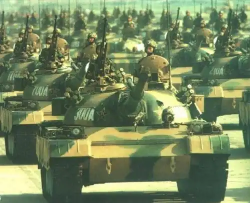 一班 于子越         我国的军事发展与其他国家相比处于中等先进水平