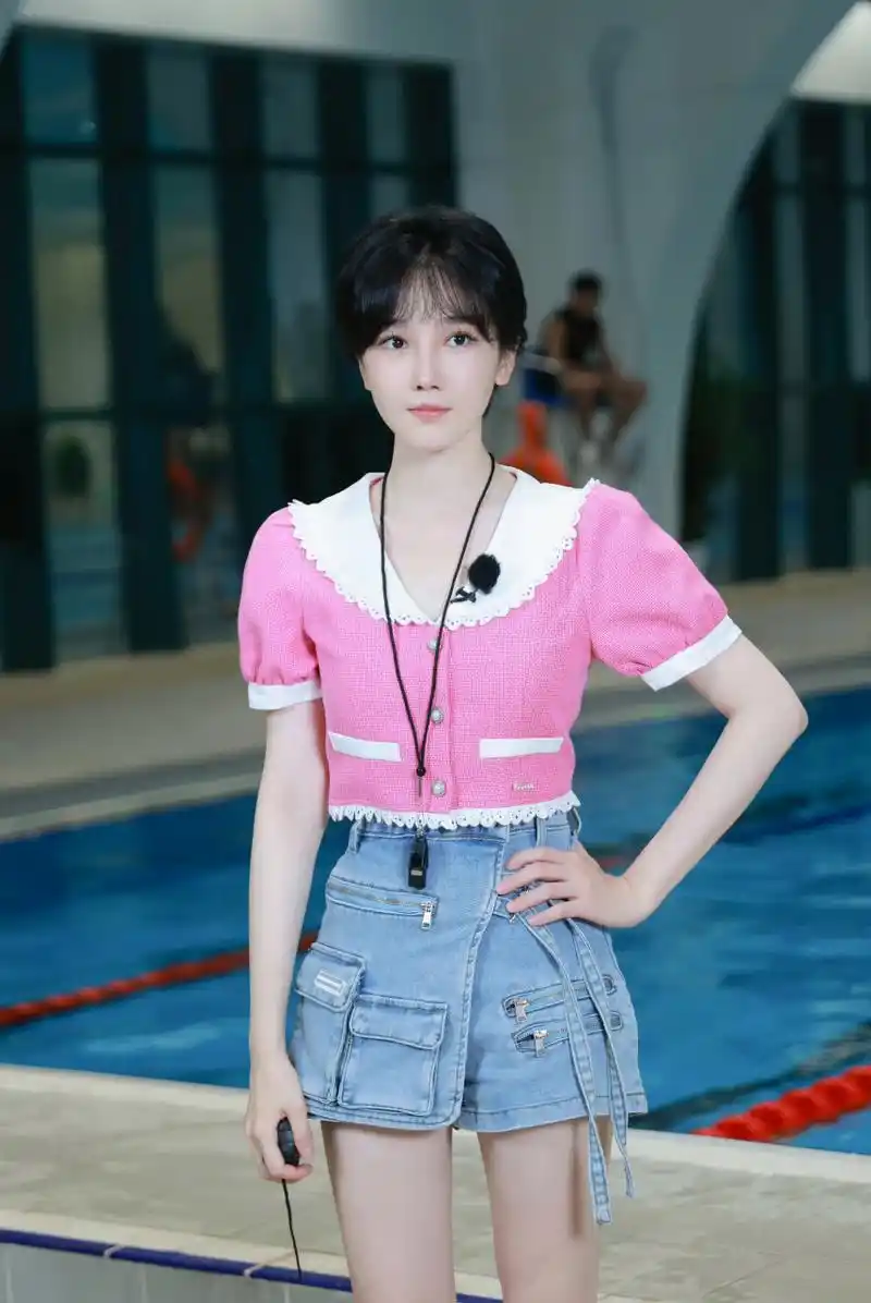 2024我想说#   美图鉴赏|陈小纭  这组照片清纯又有活力  短发尽显