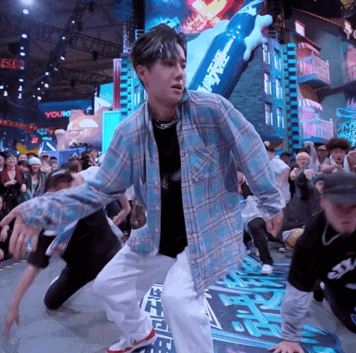 最近,王一博在综艺《这就是街舞》中凭借酷炫的舞技圈粉无数,并且每