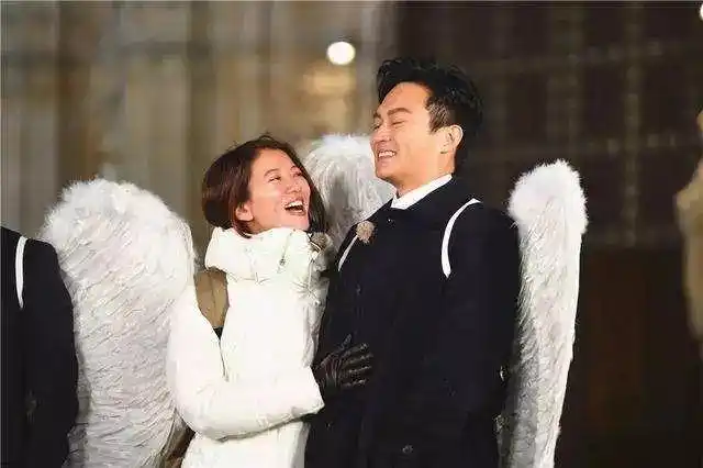 袁咏仪|张智霖|恩爱夫妻_新浪网