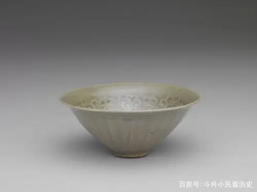 宋 官窑 青瓷贯耳壶