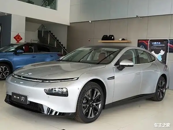 小鹏汽车p7新车型上市售价23292699万
